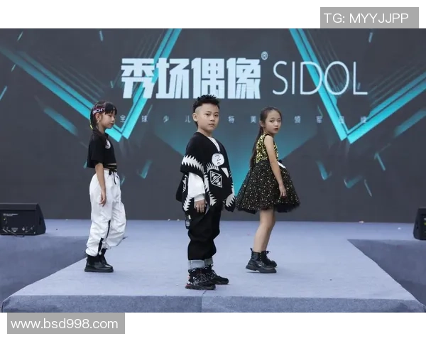 足球明星时尚穿搭解析与风格展示引领潮流新风尚